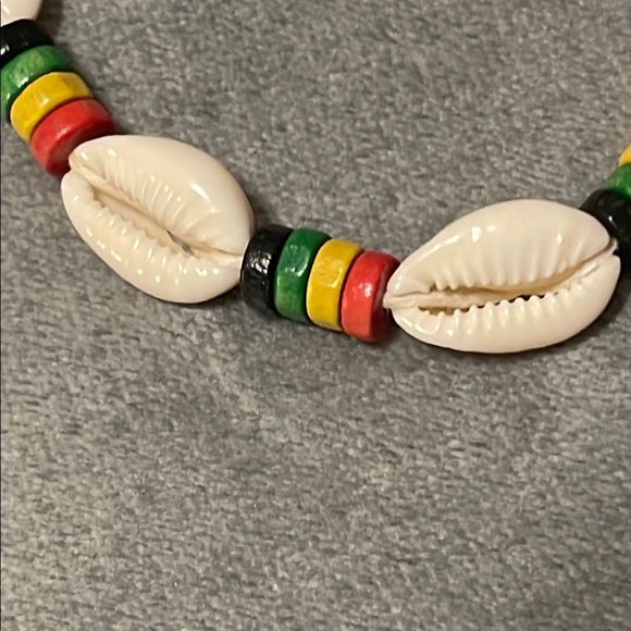 Colorful Shell Beaded Bracelet- NWOT - Picture 2 of 2